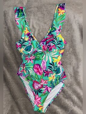 One piece floral swimsuit, Size-XL
Like new condition.